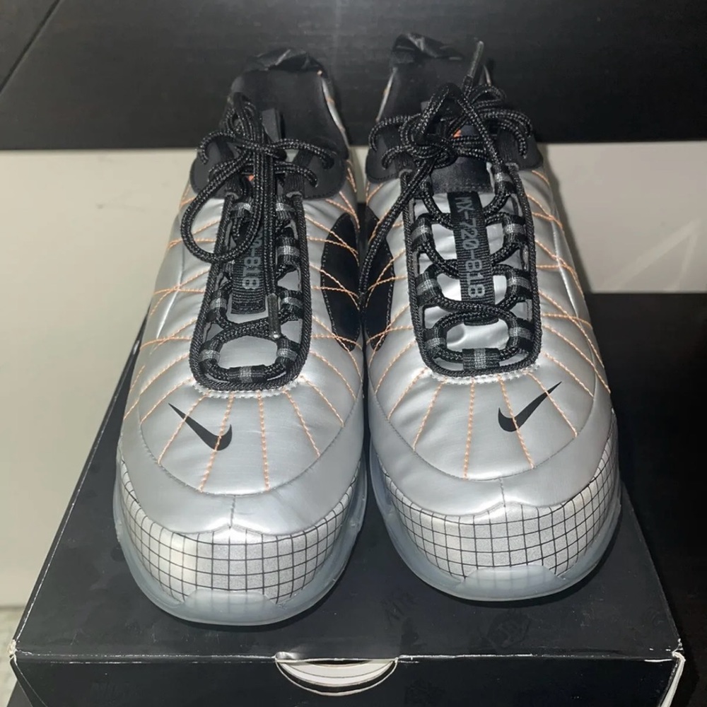 Nike Air Max MX720 GS Silver & Black Running Shoes Size 7Y.